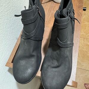 Easy Street Black Ankle Boots